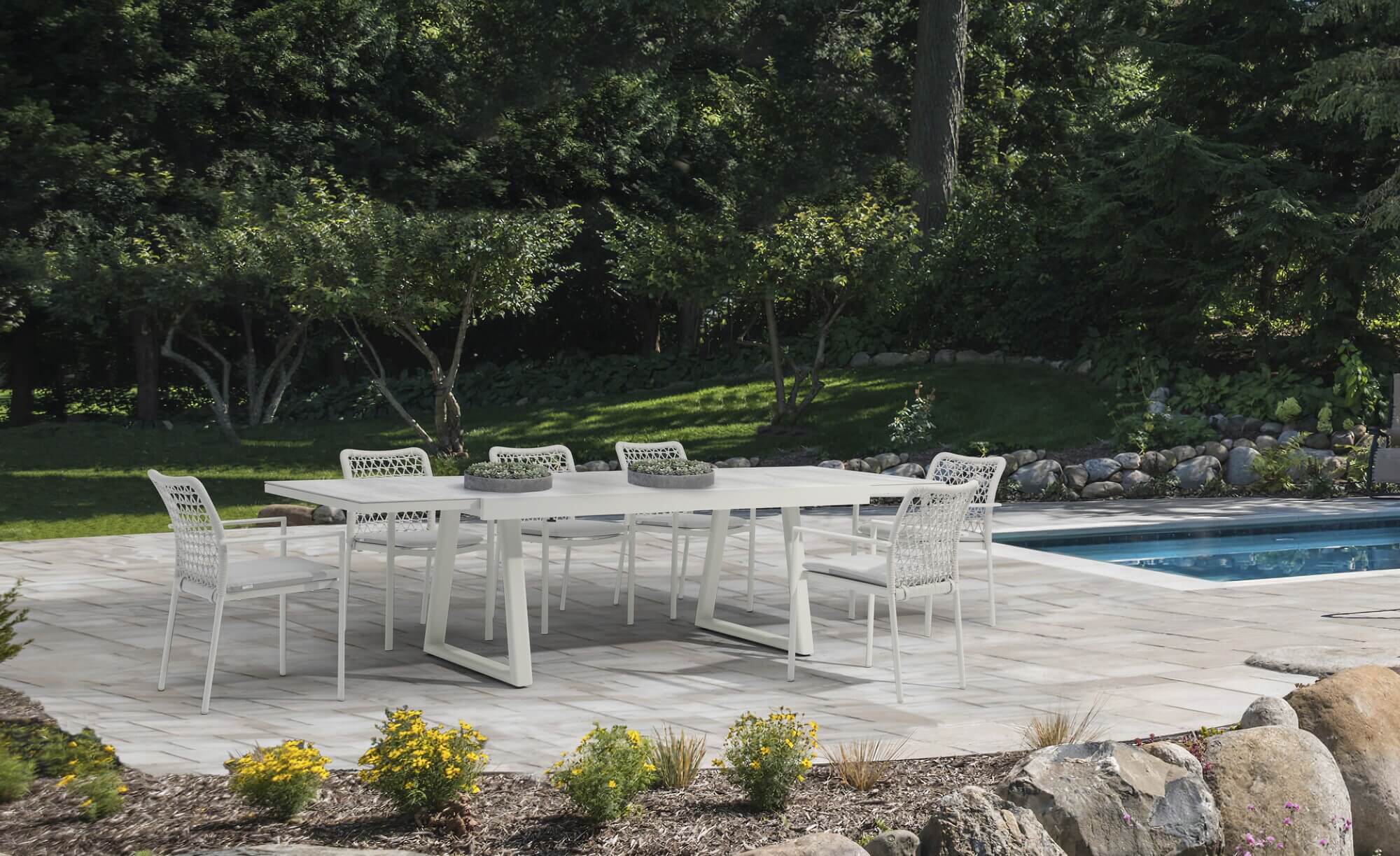 Verona Extendable Outdoor Dining Table - Charcoal