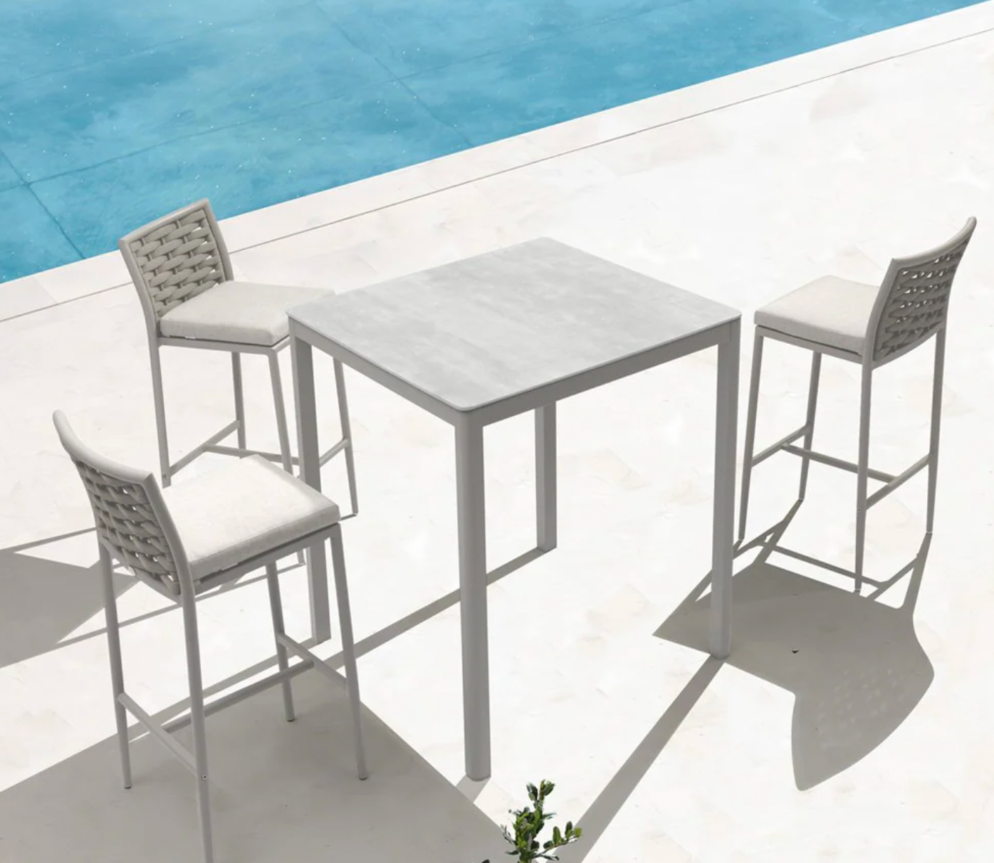 How to Choose Luxury Outdoor Furniture That Survives Australian Weather