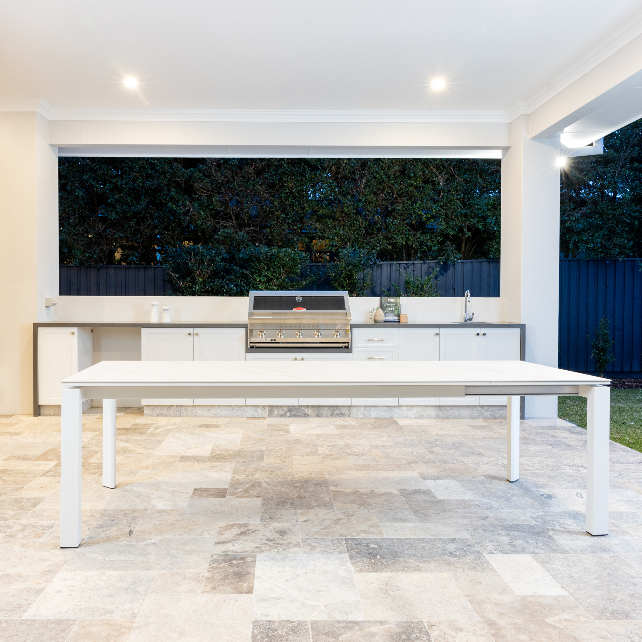 Broulee Extendable Dining table - White