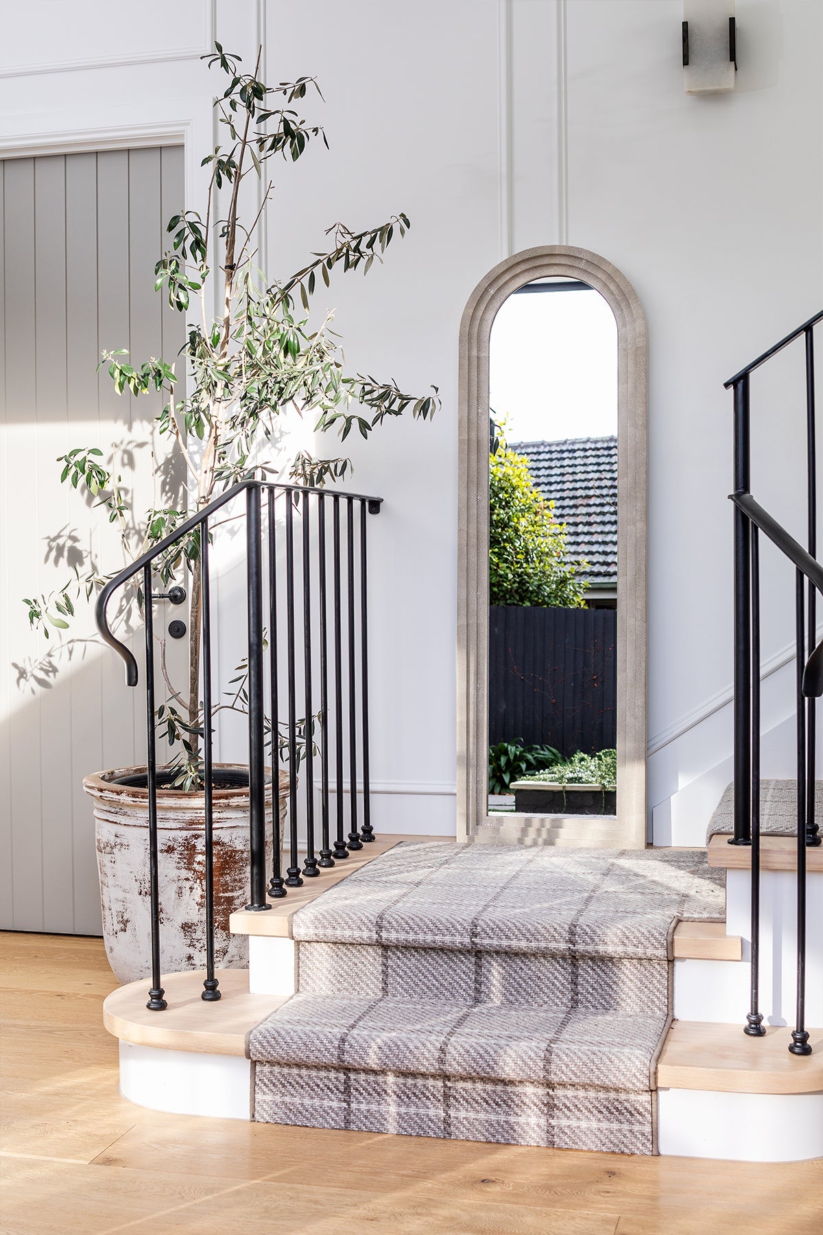 Aisha Arch Mirror 50x160x4.5cm