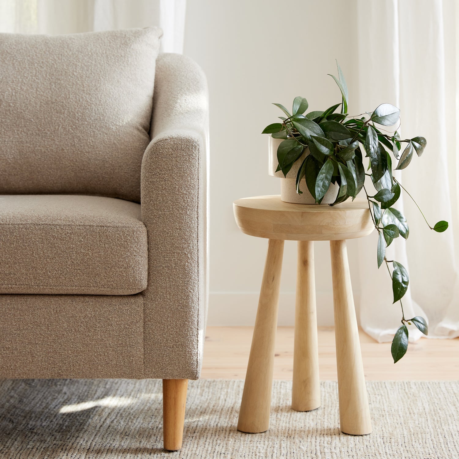 Hugo Stool Natural